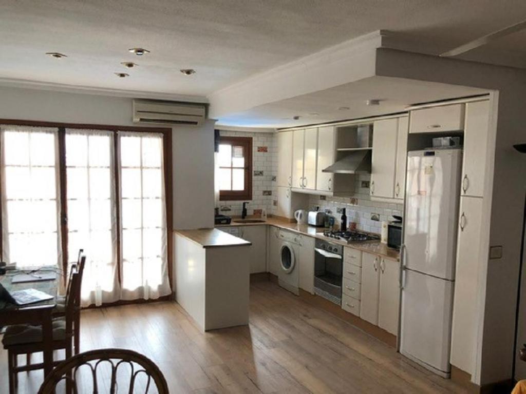 Valencia, Ideally Located 3Bed-2Bath Apart.Few Mints Walk From Beach,Pool,Shop. Port Saplaya Kültér fotó