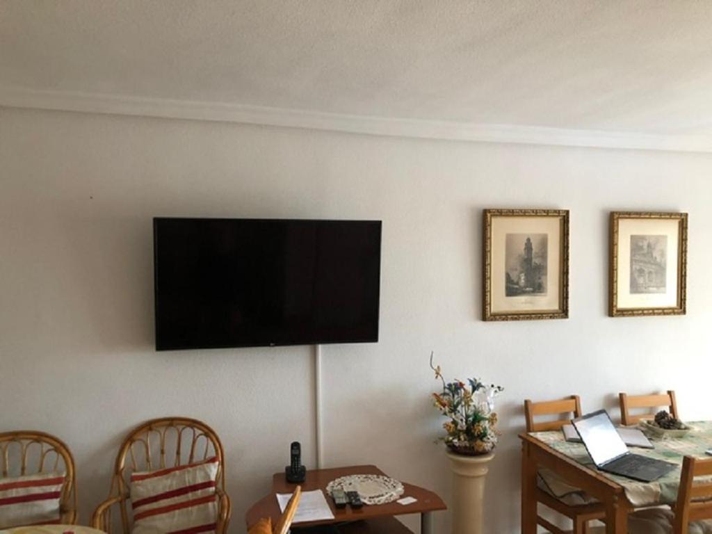 Valencia, Ideally Located 3Bed-2Bath Apart.Few Mints Walk From Beach,Pool,Shop. Port Saplaya Kültér fotó
