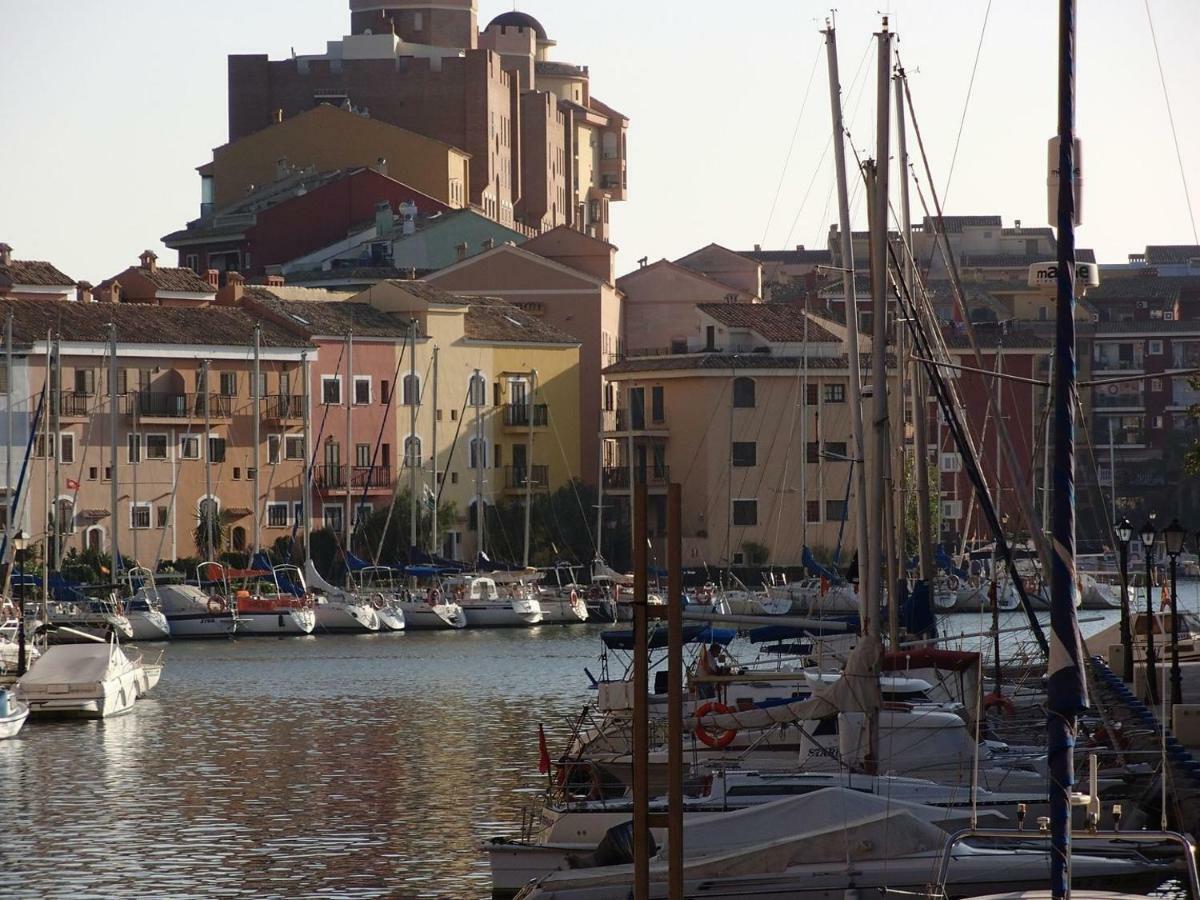 Valencia, Ideally Located 3Bed-2Bath Apart.Few Mints Walk From Beach,Pool,Shop. Port Saplaya Kültér fotó