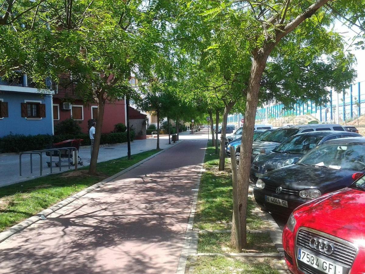 Valencia, Ideally Located 3Bed-2Bath Apart.Few Mints Walk From Beach,Pool,Shop. Port Saplaya Kültér fotó