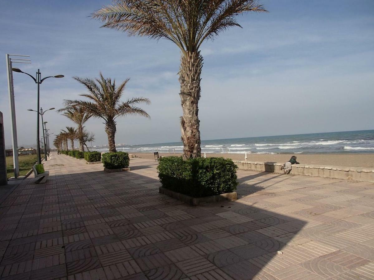 Valencia, Ideally Located 3Bed-2Bath Apart.Few Mints Walk From Beach,Pool,Shop. Port Saplaya Kültér fotó
