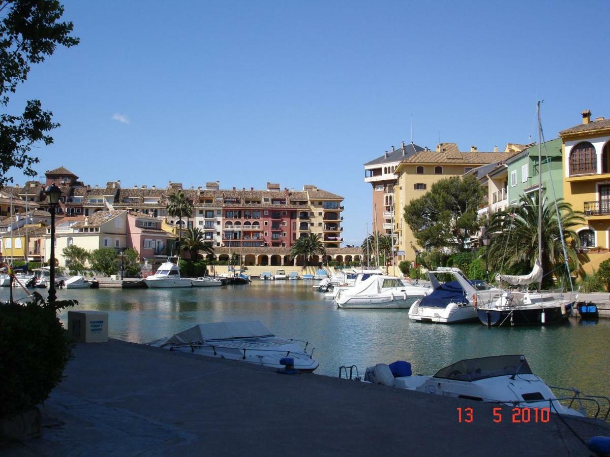 Valencia, Ideally Located 3Bed-2Bath Apart.Few Mints Walk From Beach,Pool,Shop. Port Saplaya Kültér fotó